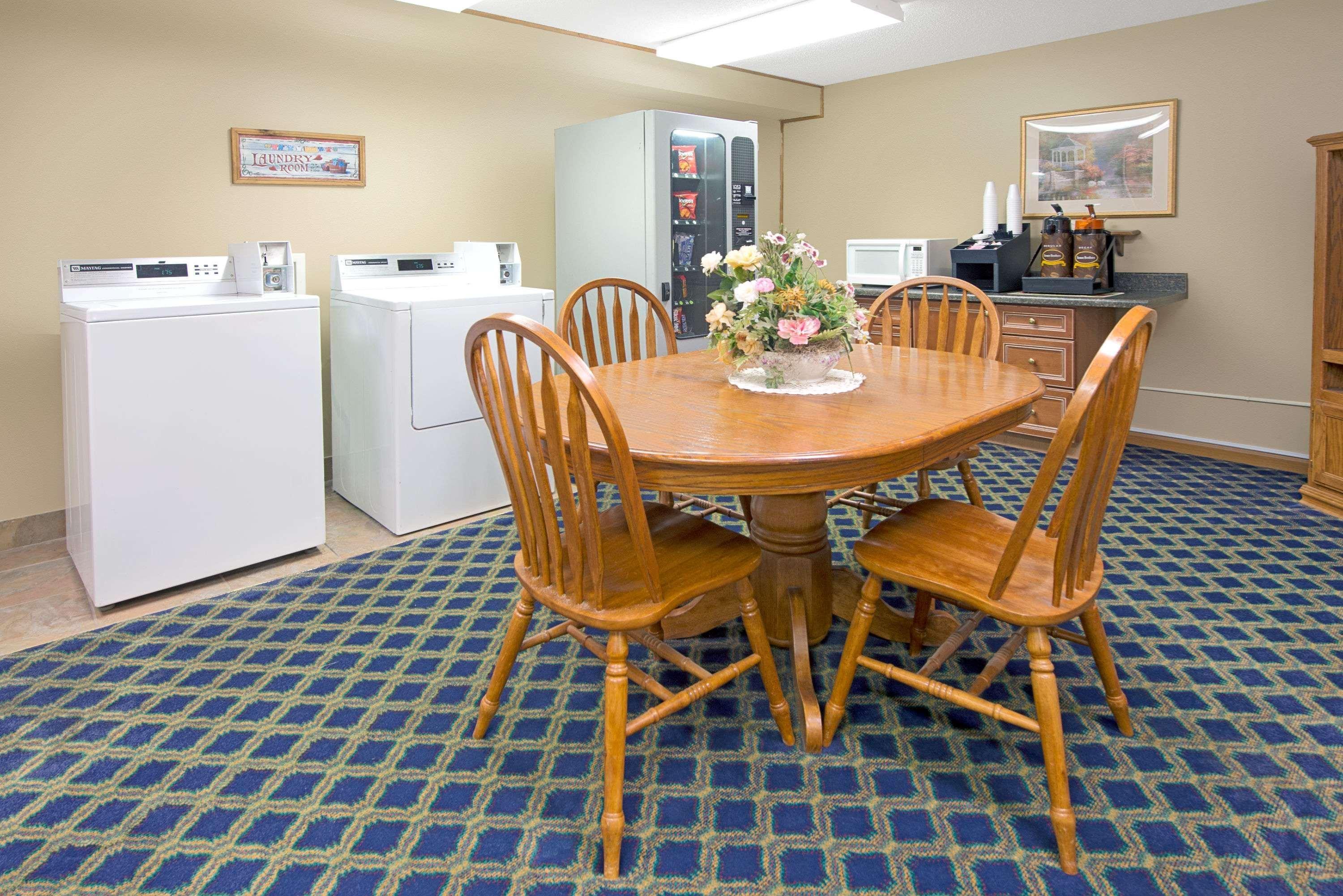 Super 8 By Wyndham St. Clair Mo Hotel Saint Clair Bagian luar foto
