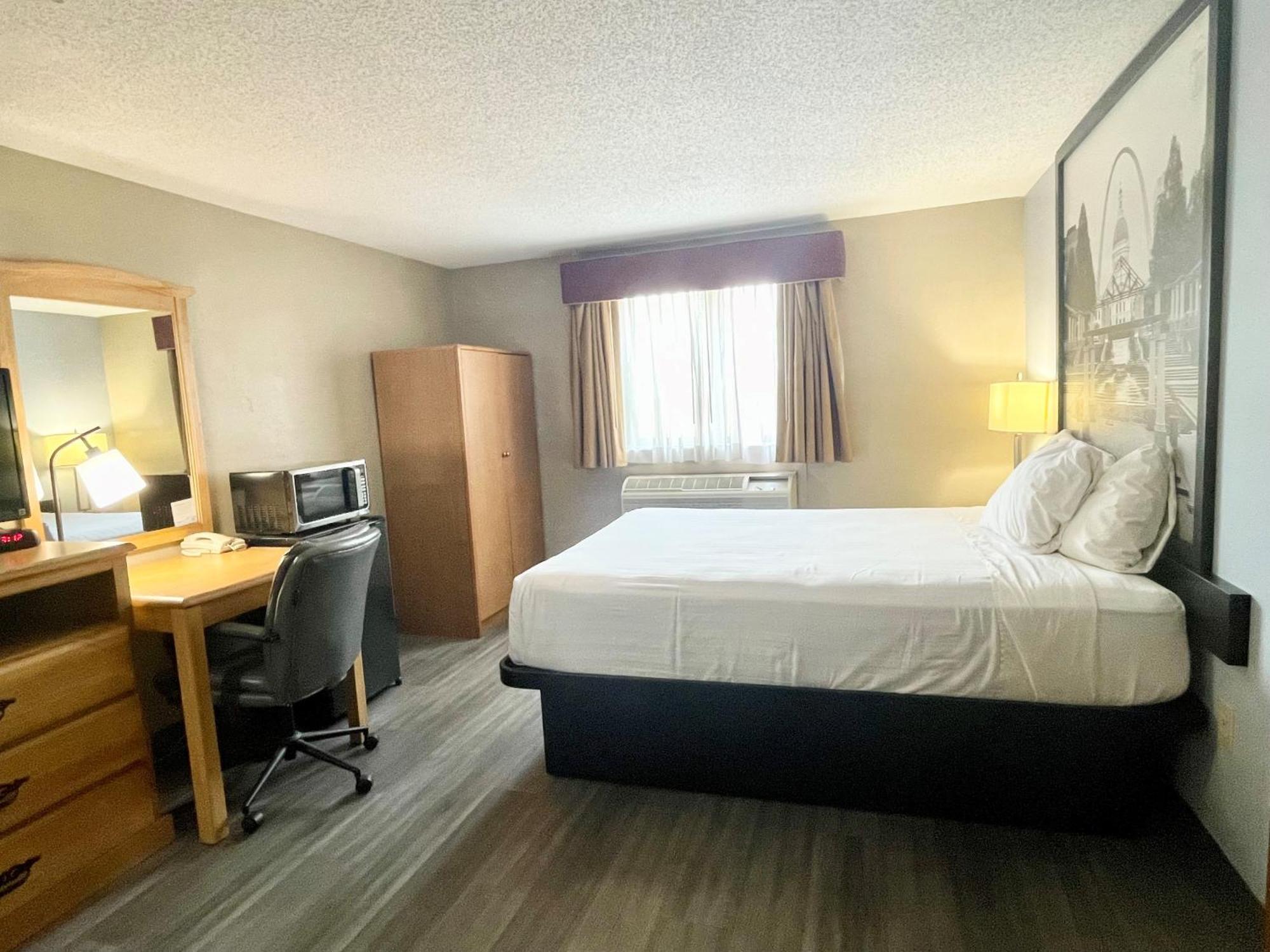 Super 8 By Wyndham St. Clair Mo Hotel Saint Clair Bagian luar foto