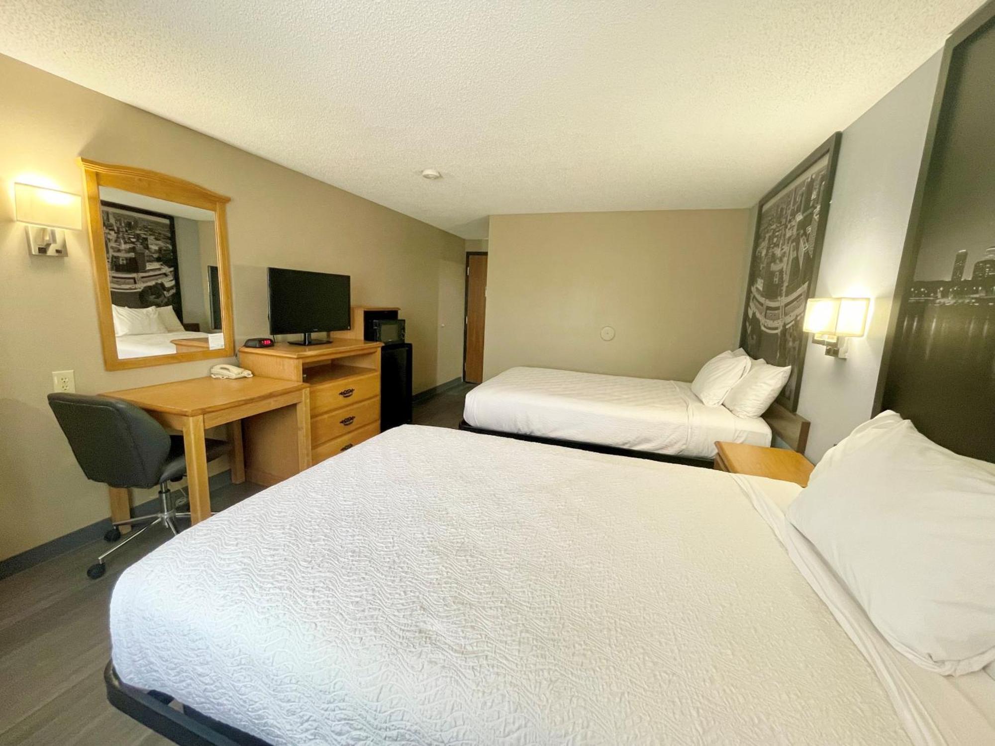 Super 8 By Wyndham St. Clair Mo Hotel Saint Clair Bagian luar foto