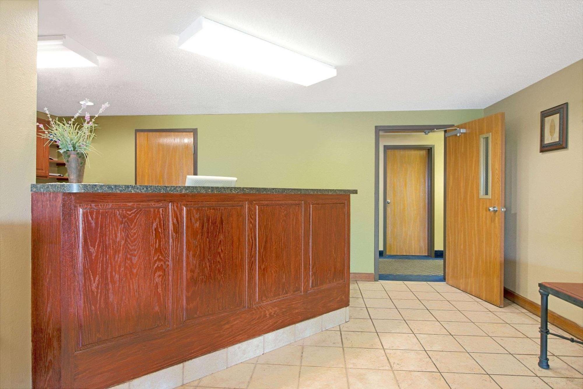 Super 8 By Wyndham St. Clair Mo Hotel Saint Clair Bagian luar foto