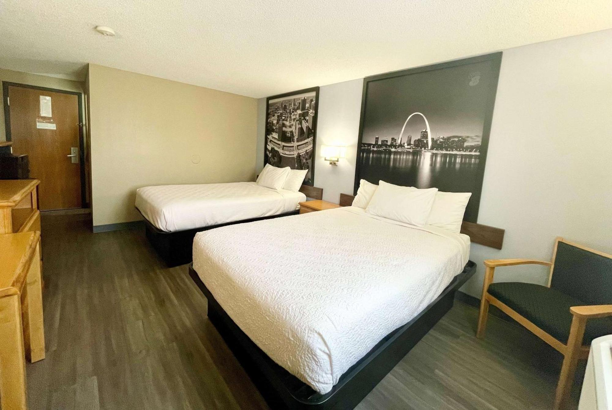 Super 8 By Wyndham St. Clair Mo Hotel Saint Clair Bagian luar foto